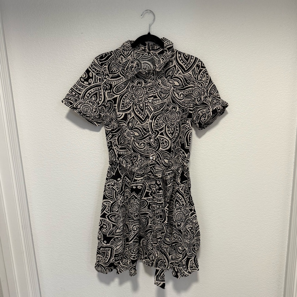 Black and White Floral Patterned Dress